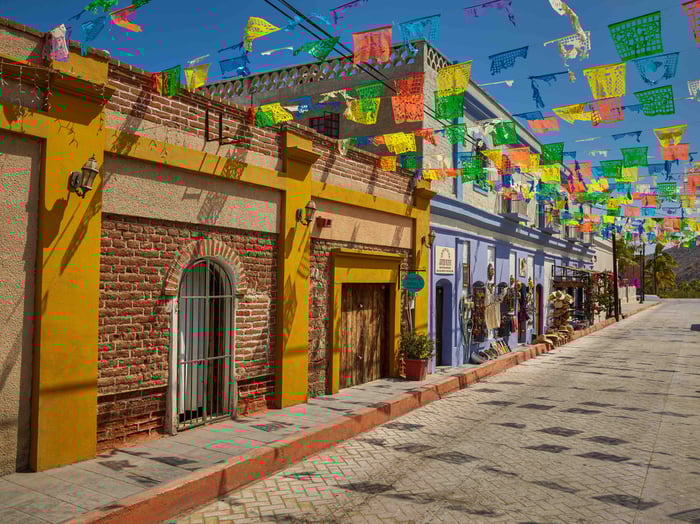 La Paz Airport (LAP) -> Any hotel or address in Todos Santos. image